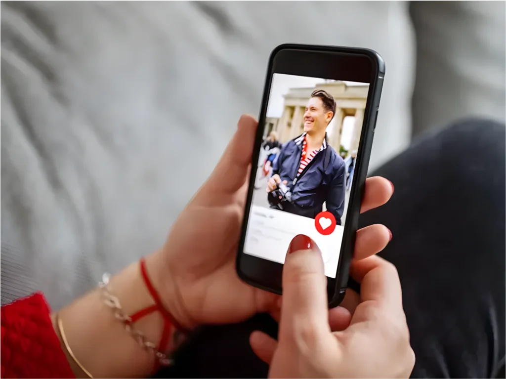 How to tell if someone is on Facebook Dating